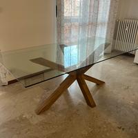 Tavolo vetro con base di legno