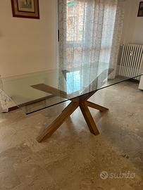 Tavolo vetro con base di legno