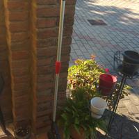 taglia bordi a batteria Bosch