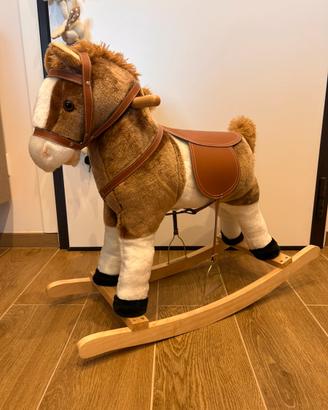 Cavallo a dondolo in legno