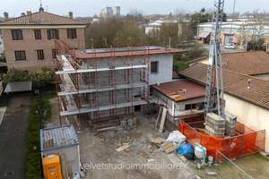 Casa indipendente di 192 m² con più di 5 locali a 