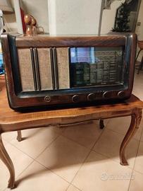 Radio d'epoca a valvole CGE anni 40/50 in legno