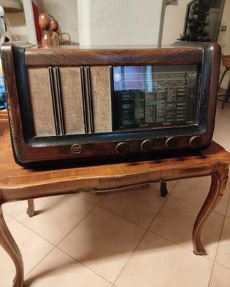 Radio d'epoca a valvole CGE anni 40/50 in legno