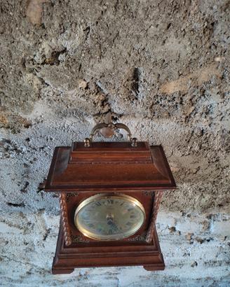 Orologio in legno arte povera