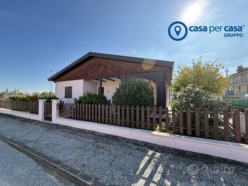 Villetta tutta al piano terra con giardino