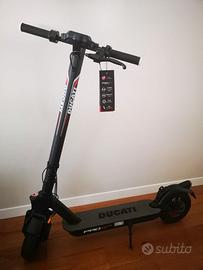 Monopattino Ducati + lucchetto antifurto