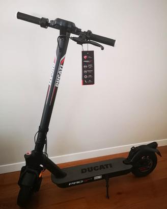 Monopattino Ducati + lucchetto antifurto
