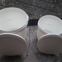 Secchi in plastica usati poco