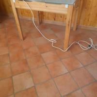 Tavolo luminoso con vetro