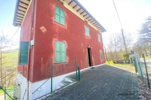 Casa indipendente di 170 m² con 4 locali e box aut