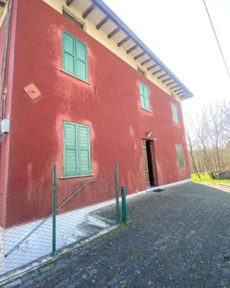 Casa indipendente di 170 m² con 4 locali e box aut