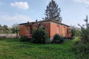 Villa di 300 m² con 4 locali e box auto doppio a L
