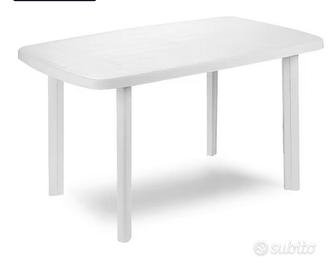 tavoli in plastica da 6 posti