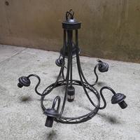 Lampadario in ferro battuto 