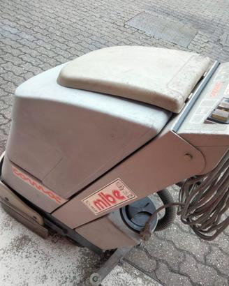 LAVAPAVIMENTI CON FILO PER CAPANNONI