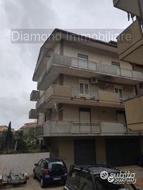 Appartamento 4vani con garage a Piedimonte Etneo