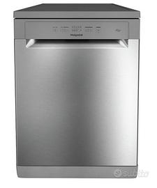 Lavastoviglie Hotpoint Ariston.