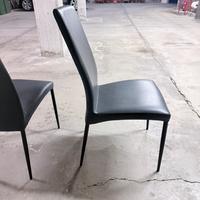 6. Sedie grigio simil pelle