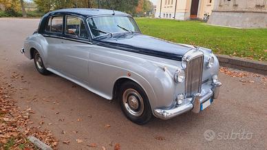 Bentley S2 RHD targhe italiane