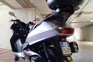 Scooter silver wing 400