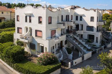 4 LOCALI A FRANCAVILLA AL MARE