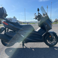 Scooter Yamaha x Max 400