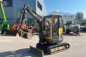 MINIESCAVATORE VOLVO ECR 28