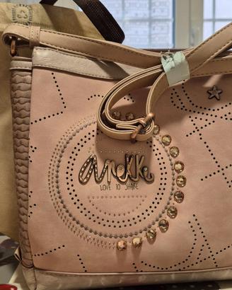 Borsa ANEKKE