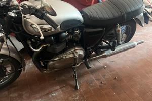 TRIUMPH BONNEVILLE 800 - anno 2006