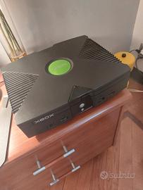 Xbox classic completa di tutti i cavi