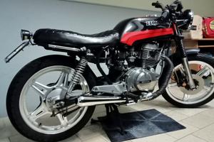 Honda CBR 400 Cafe Racer 