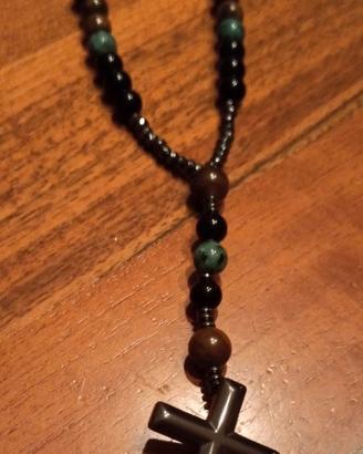 collana in pietra ematite e croce 