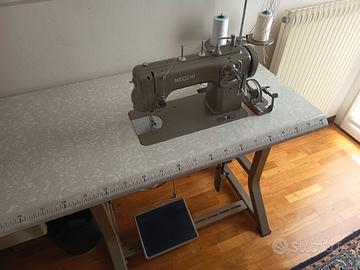 Macchina da cucire professionale Necchi