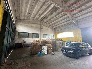 Immobile di 1230 m² con 3 locali a Sant'Alessio co
