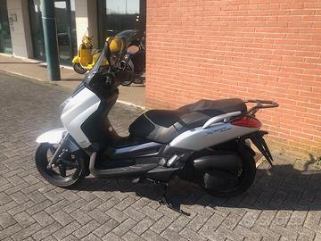Yamaha X-Max 125