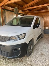 Autocarro peugeot partner