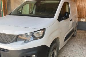 Autocarro peugeot partner