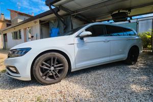 VOLKSWAGEN Passat Variant 2.0 TDI SCR EVO Business