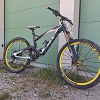 gt force carbon team