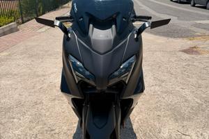 Yamaha TMAX 560