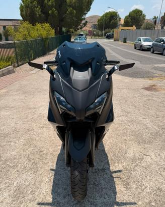 Yamaha TMAX 560