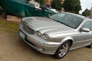 Jaguar X-Type