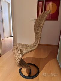 S-schair di Tom Dixon in paglia di palude