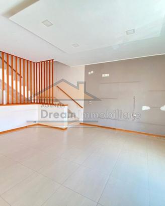 Duplex con terrazzo Via E.Montale