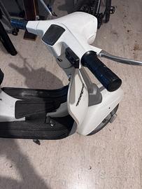 Piaggio Vespa 50 Special (V5B3) - 1978