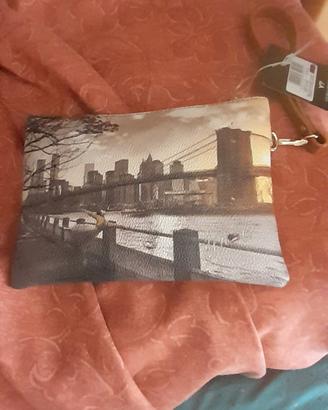 pochette y?