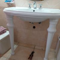 Lavandino stile barocco con rubinetto 