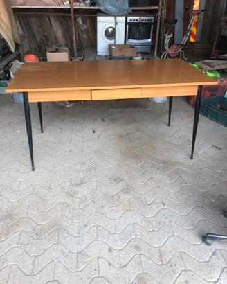 Tavolo in laminato