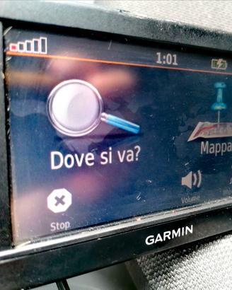 navigatore Garmin nuvi con  accessori e scatola 