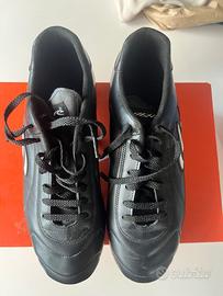 Scarpe da calcio in pelle Danese